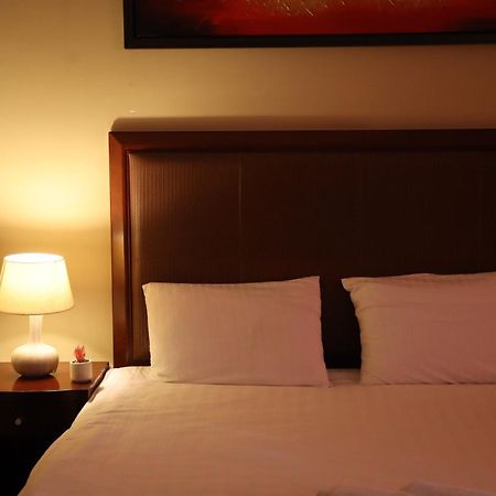 Boutique Hotel Igmas, Prishtina Pristina Buitenkant foto