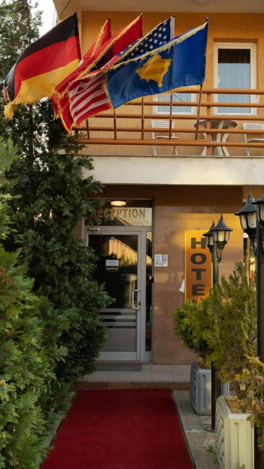 Boutique Hotel Igmas, Prishtina Pristina Buitenkant foto